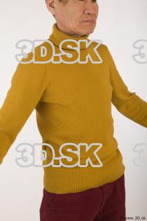 Upper body yellow sweater of Sidney 0010